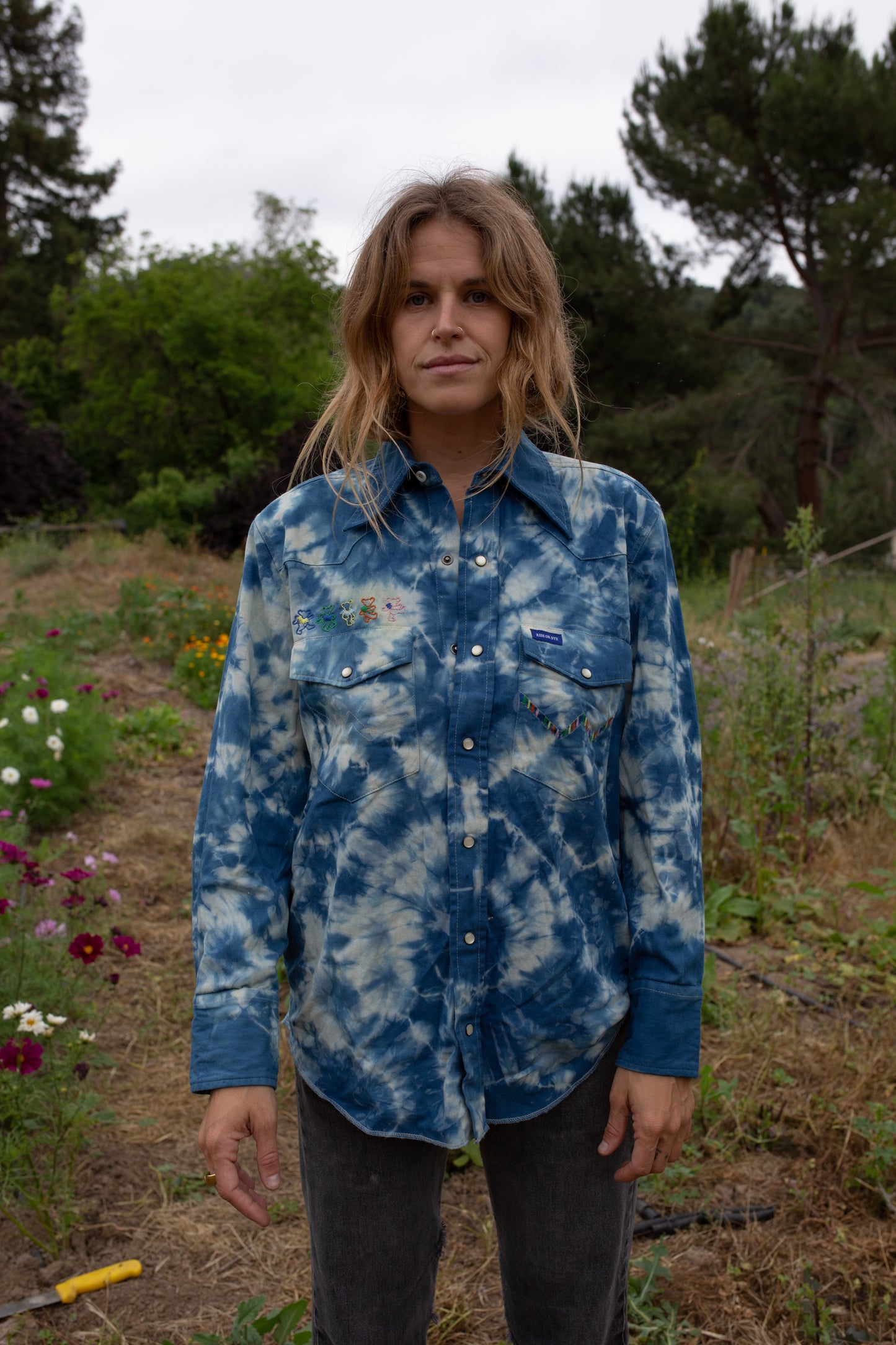 Deadhead Embroidered Western Shirt - Indigo