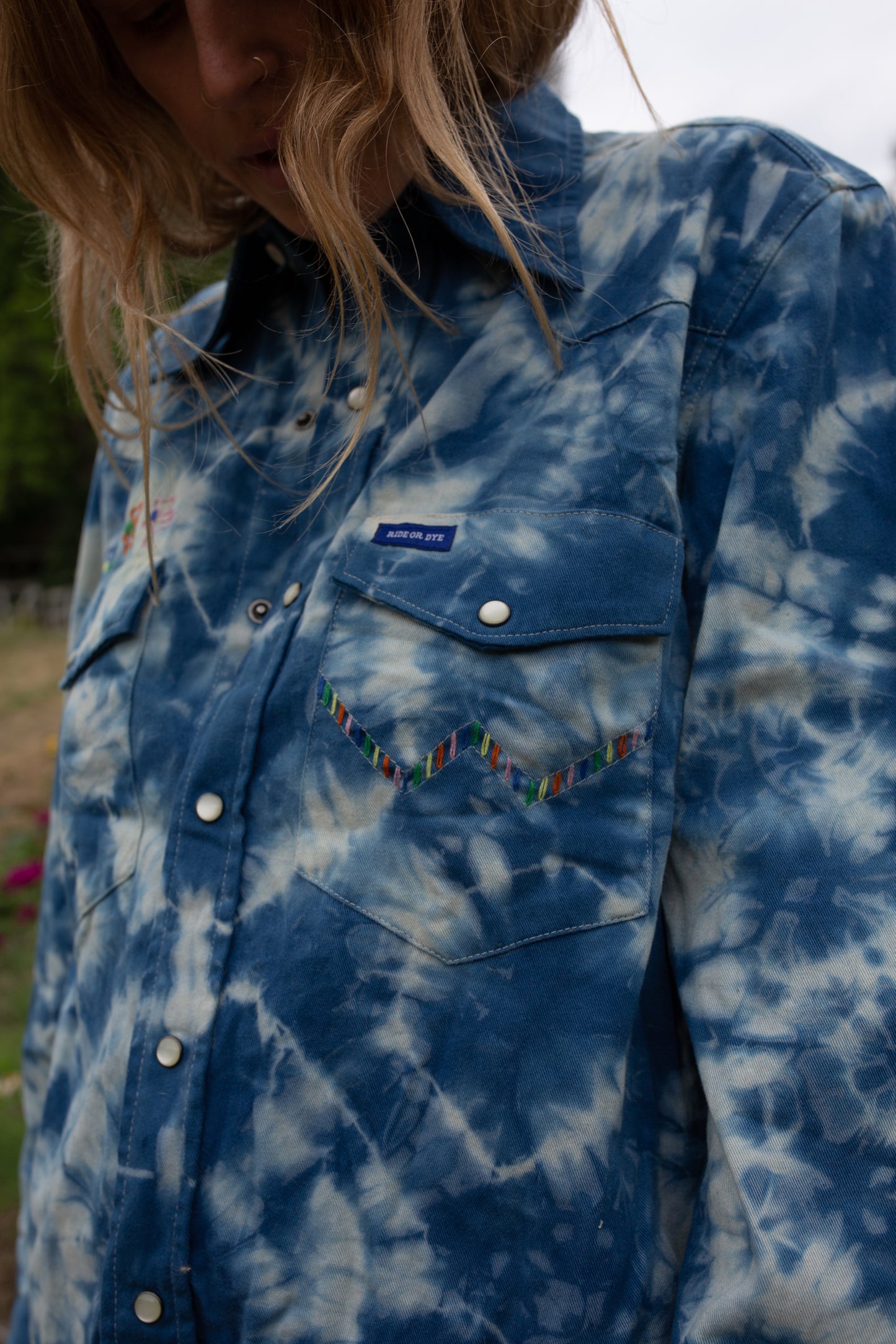 Deadhead Embroidered Western Shirt - Indigo